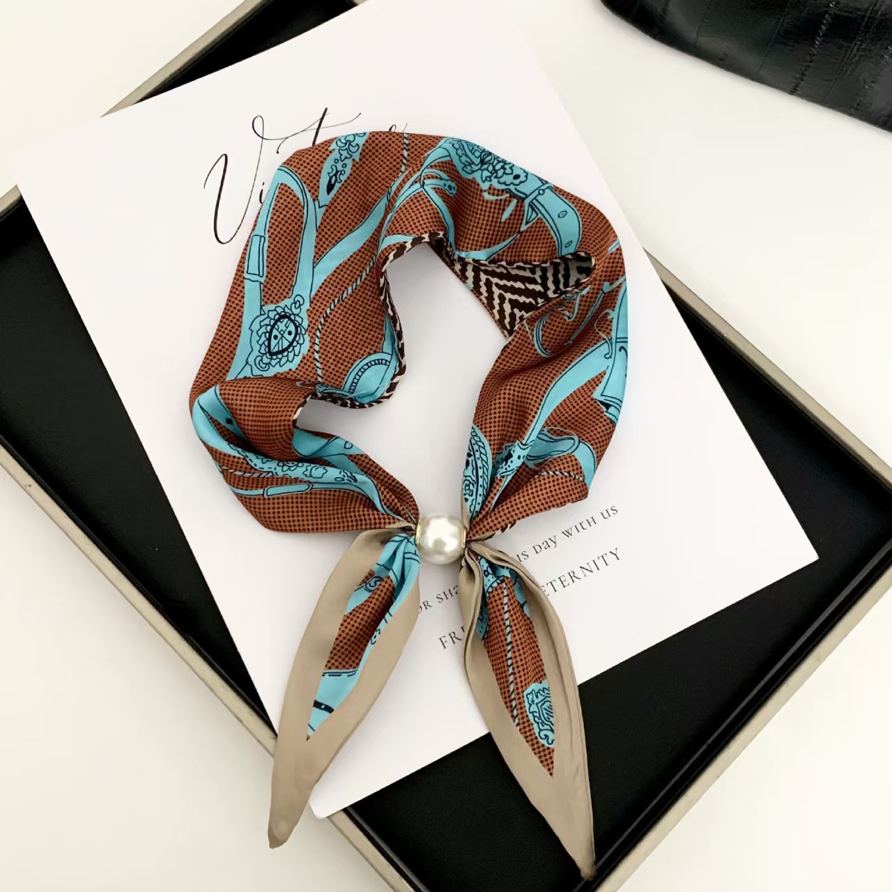 Ascot Neck Scarf - 한국 스타일 우아한 진주 자석 스카프