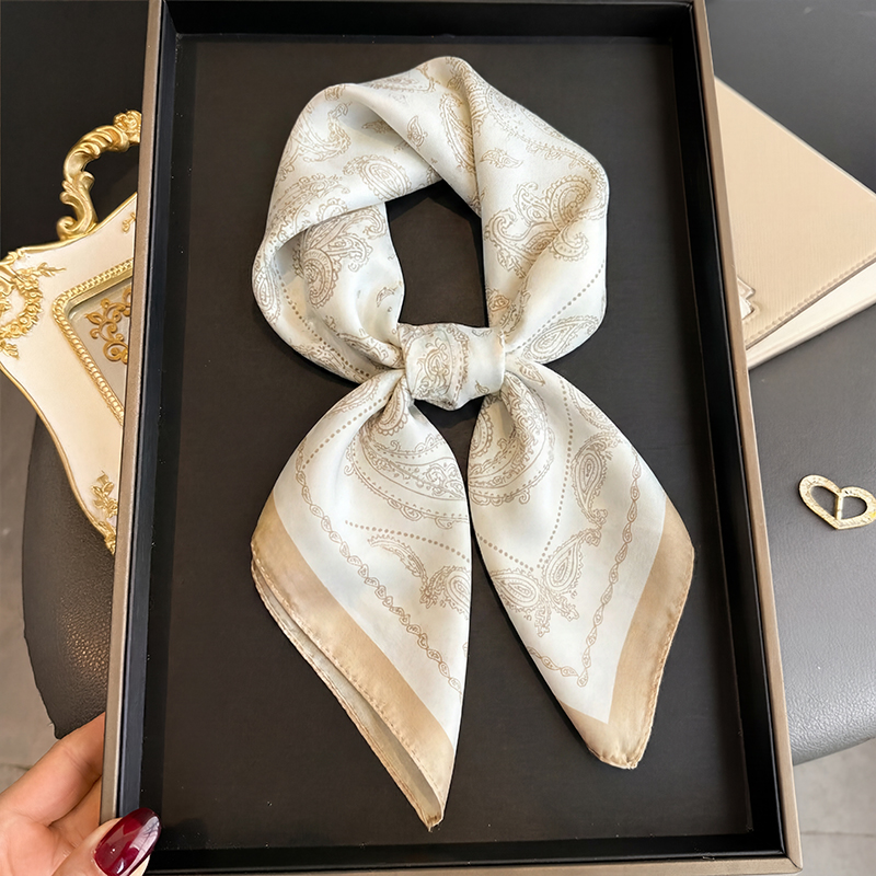 Ascot Neck Scarf - 빈티지 베이지 페이즐리 프린트 스퀘어 스카프